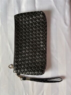 Black Woven Faux Leather Wristlet detachable Zip closure with silver hardware